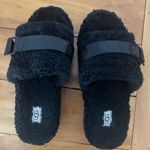 Women’s UGG Black Fuzzy Slides